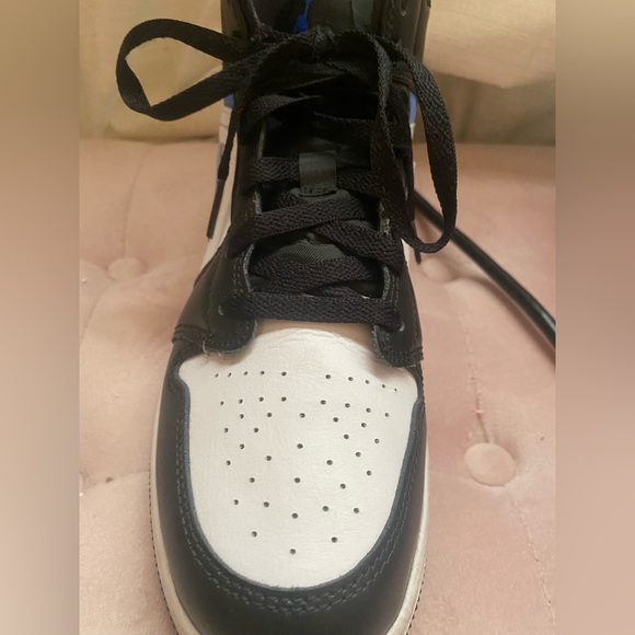 Blue, black, and white air jordan 1's - Picture 7 of 13